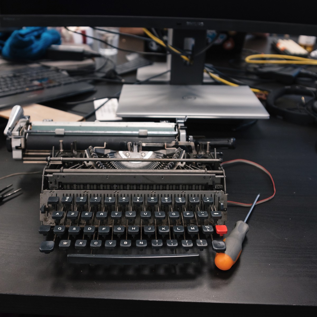 La machine à écrire ouverte